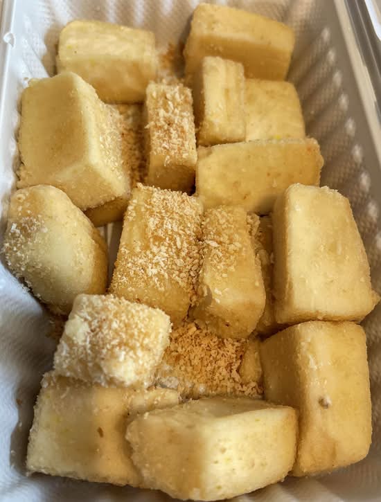 61. Deep-Fried Soft Tofu with Golden Garlic (蒜香金沙豆腐)